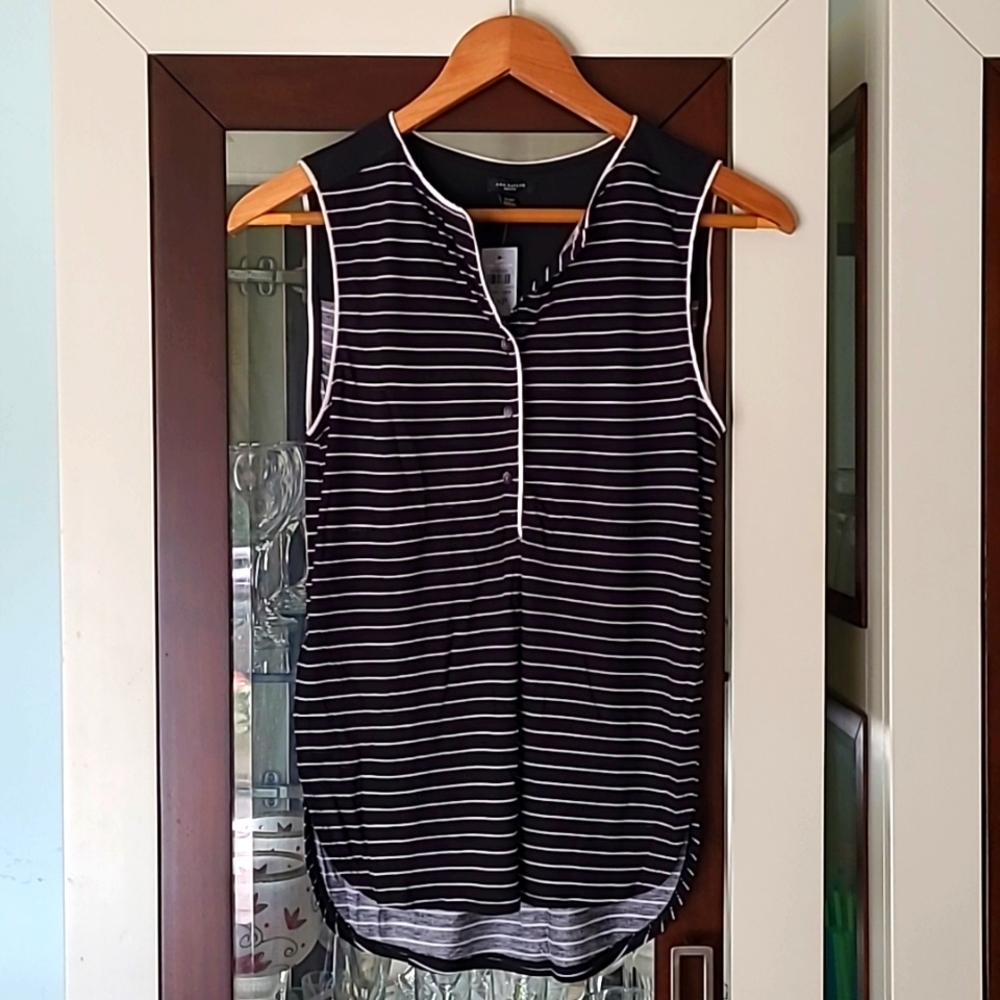 NWT Ann Taylor Top ❤️